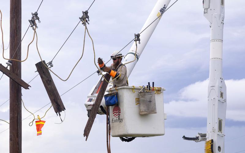 Entergy Texas restores power to Southeast Texas (Entergy Texas photo)