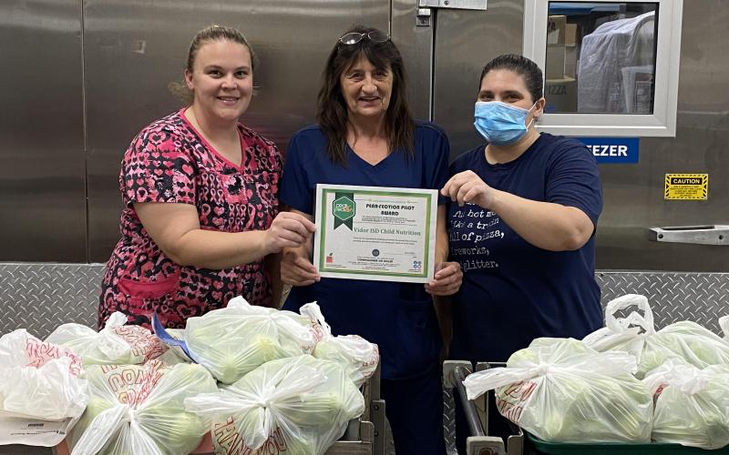 Vidor Elementary FFVP crew Heather Mojica, Lisa Wilson and Brandi Reynolds