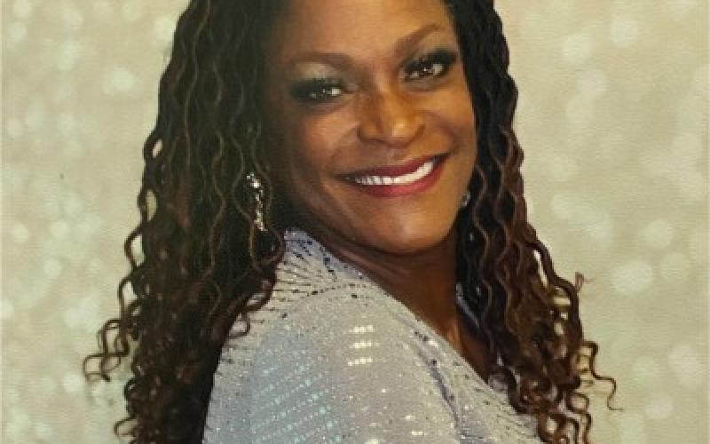 The National Council for Mental Wellbeing presents Tina Simpson of Spindletop Center with Award of Excellence during NatCon22.