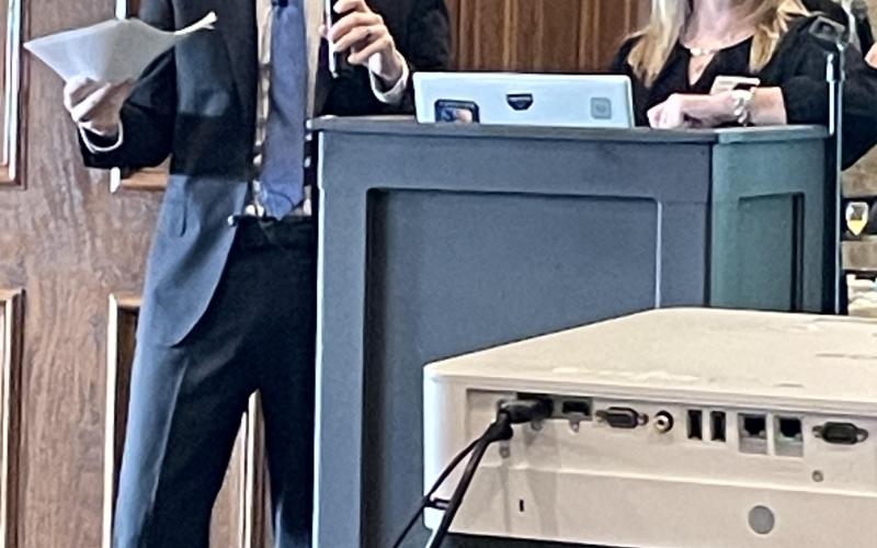Ryan Beil and Jamie Burud at the Nov. 5 private seminar hosted by Stellar Bank. Photo by Dannie Oliveaux