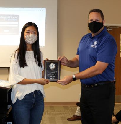 Kiwanis selects LCM's Tracy Qi as Sophomore of the Year.