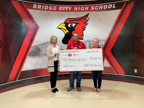 BASF TOTAL Petrochemicals awards Bridge City Independent School District a $13,390 grant to enhance STEM education at its four campuses.
